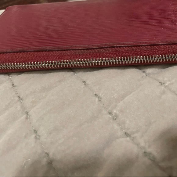 Louis Vuitton EPI Wallet - Picture 3 of 8